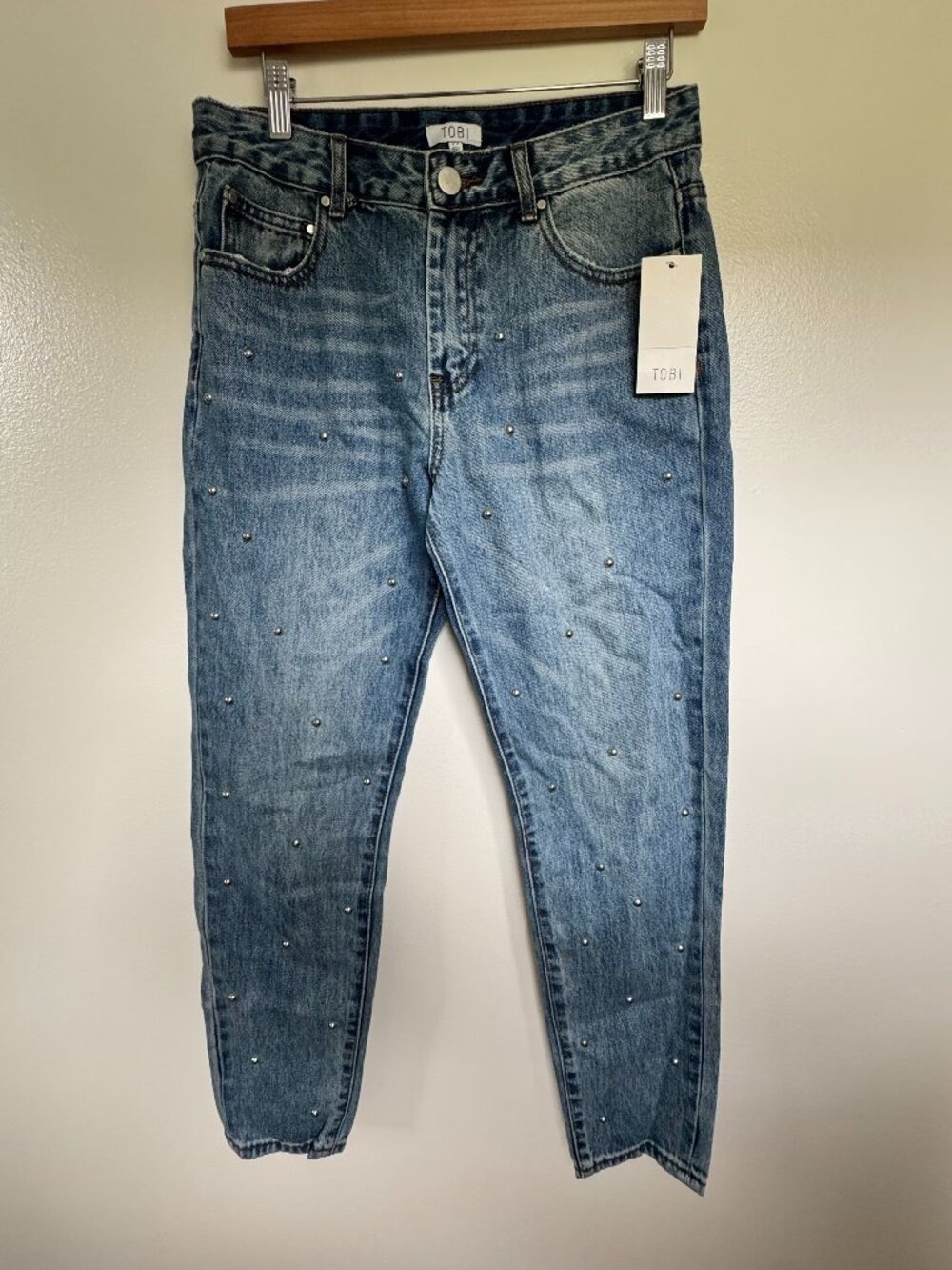 TOBI Studded High Rise Mom Jeans Women’s 27 Medium Wash Denim Silver Rivets NWT